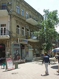 В этом доме №26 по Кооперативной (Ворошилова, Мамедалиева) улице Гуляевы жили в Баку