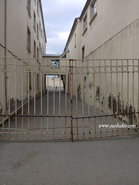 Файл:2026-04-15-школа 67 переход между корпусами.jpg