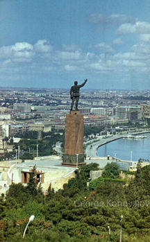 Konovalov Monument to Kirov.jpg