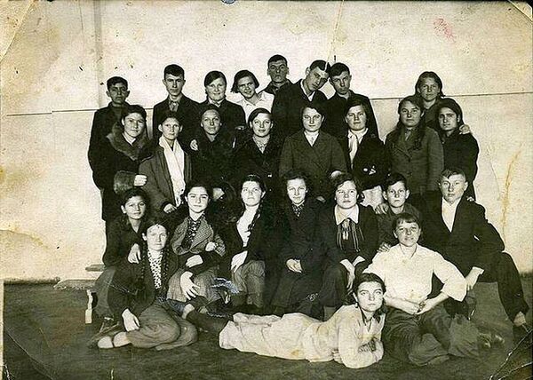 Школа 78-2-выпуск 1941.jpg