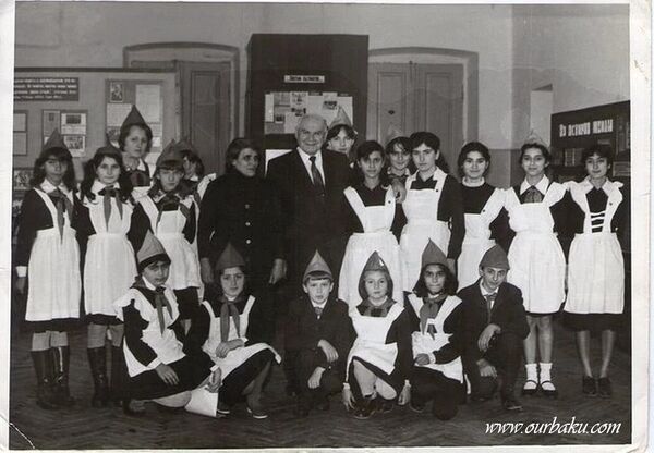 1986 Н.К. Байбаков в школе № 67 Фот. Радмила Абрамова.jpg