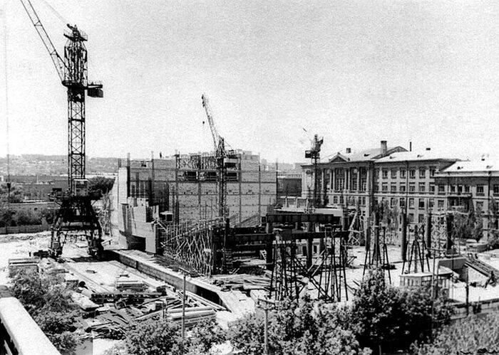 Busov 1967 i (5) дворец Ленина-es.jpg