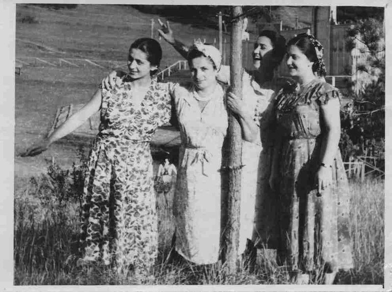 Файл:Azrikan mama 1952 Kislovodsk.jpg