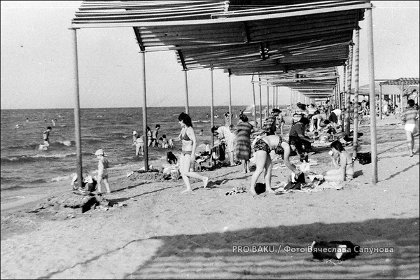 Апшеронский полуостров. Пляж в районе поселке Пиршаги. Середина 1980-х