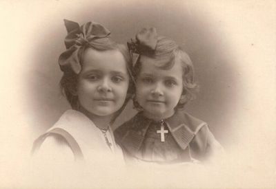 Сестры Мария и Ангелина Плескачевские